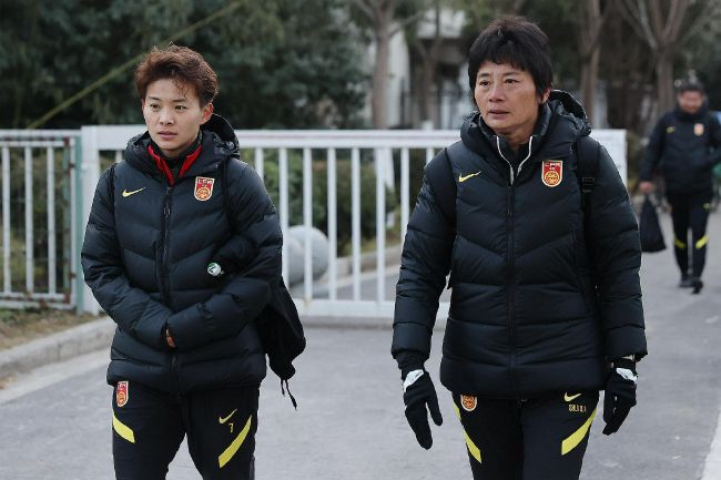 臀部丰满的S级女职员